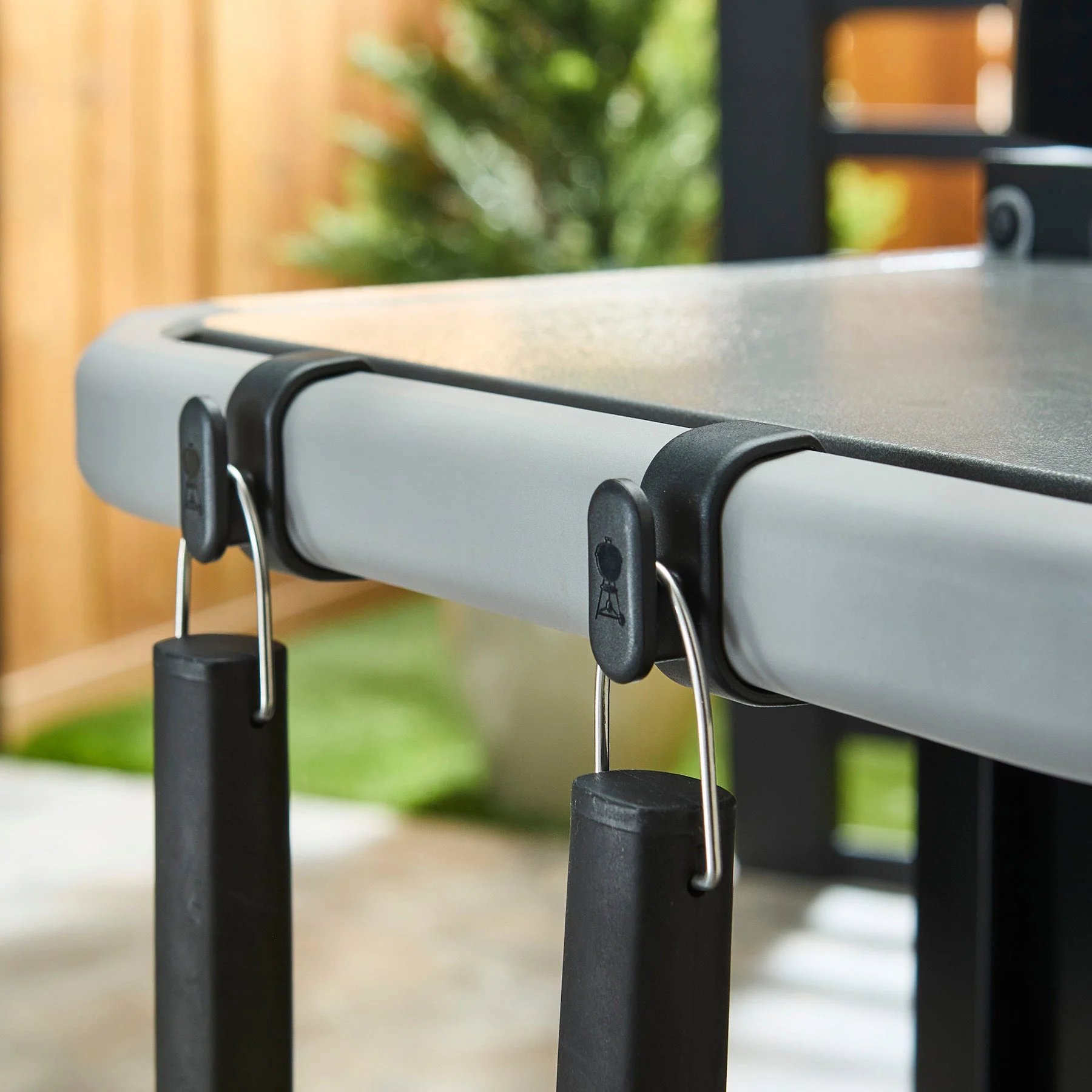 Weber - 1501345 - SLATE 28IN FT 3B LP RR BLK US/CA - Image 5