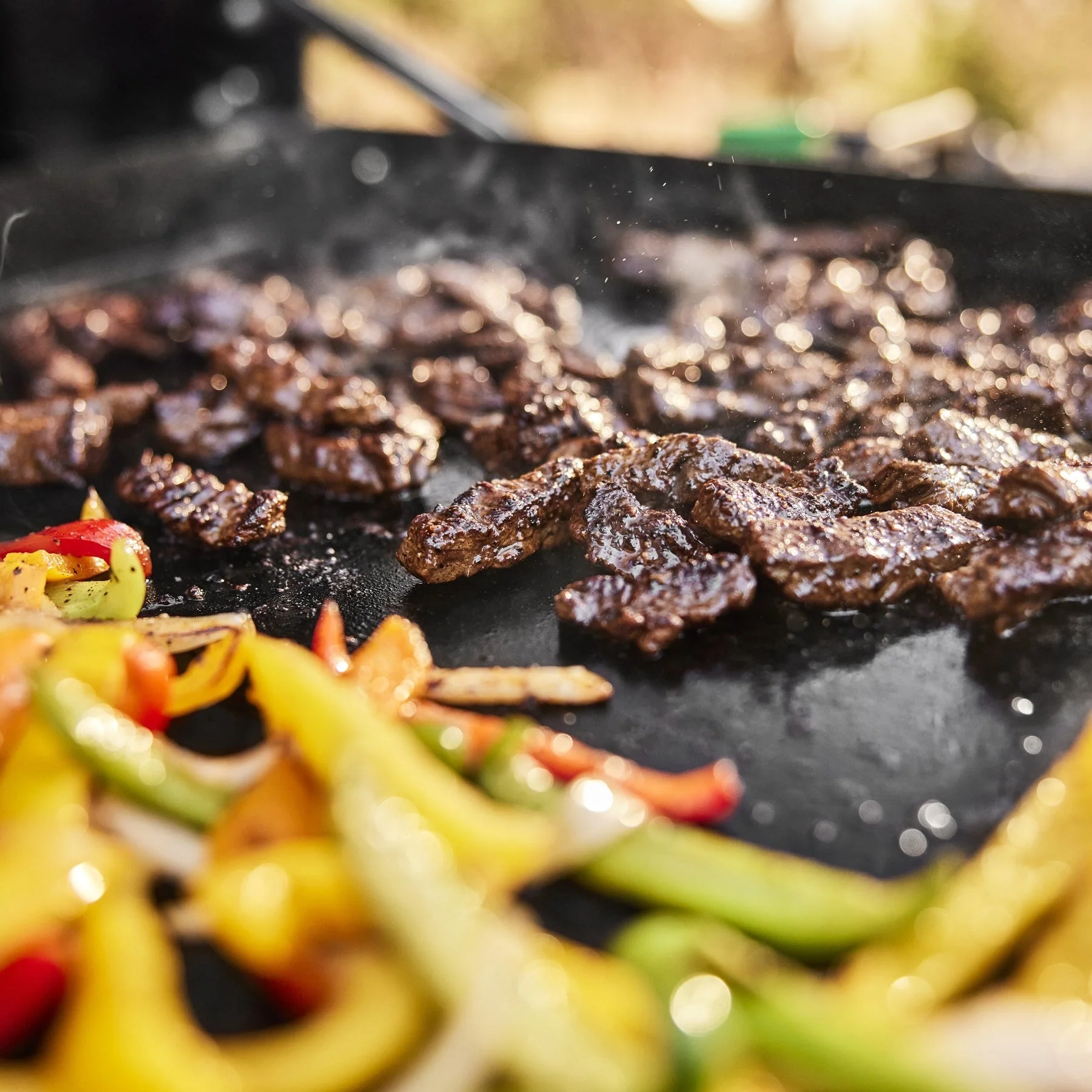 Weber - 1501345 - SLATE 28IN FT 3B LP RR BLK US/CA - Image 7